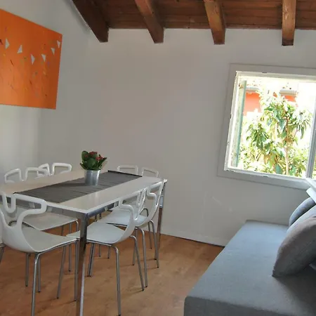 Casa Fiorella アパート
